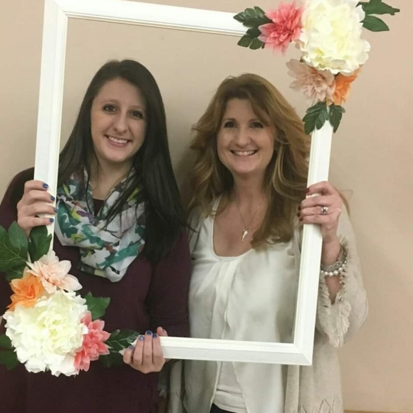 Meet your Posher, Leslie - Picture 2 of 2